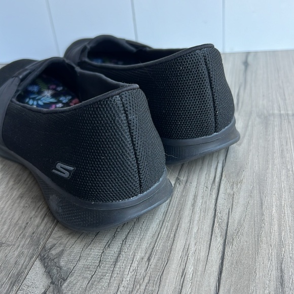 Skechers GOwalk Washable Slip-On Shoes Women's Size 10 Black - Picture 3 of 7